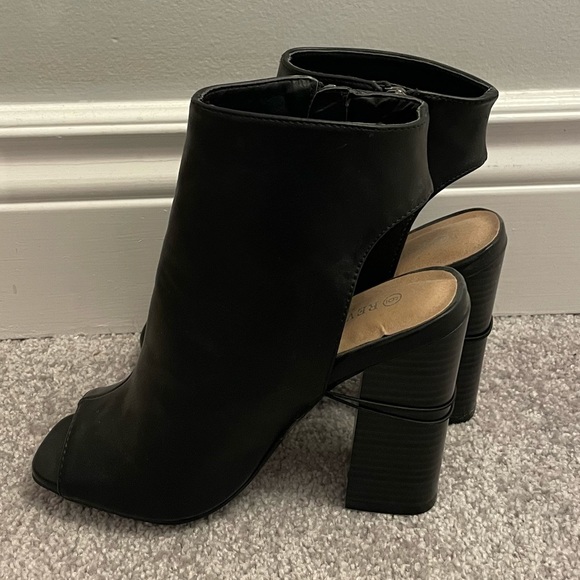 WOMENS OPEN TOE HEELED ANKLE BOOTS - SIZE 6 - Picture 3 of 5